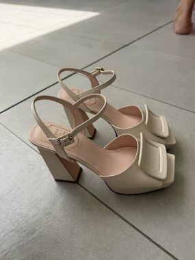 Roger Vivier Cream Platform Sandals